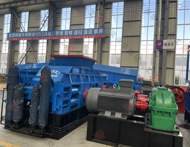 大型液壓對(duì)輥制砂機(jī)參數(shù)-液壓對(duì)輥制砂機(jī)多少錢(qián)一臺(tái)